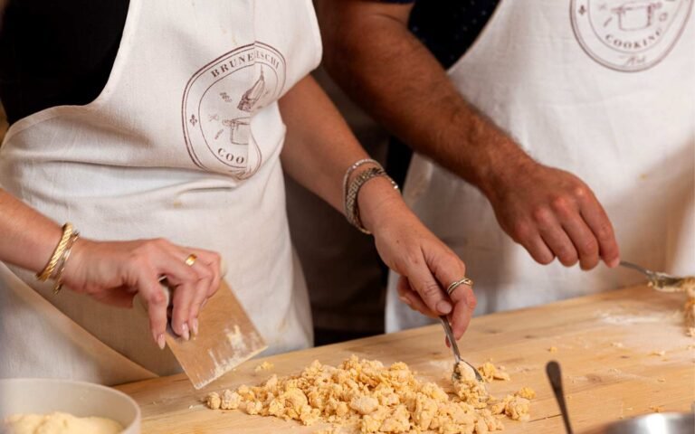 Mastering the Art of Classic Pasta with Tomato Sauce: Tips, Tricks, and Common Pitfalls